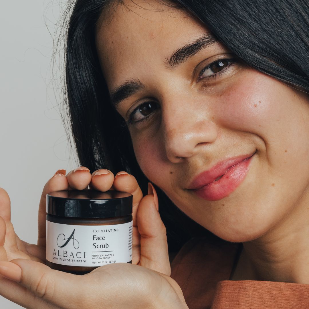 EXFOLIATING BRIGHTENING FACE SCRUB - Castor oil, Jojoba beads Vitamin E